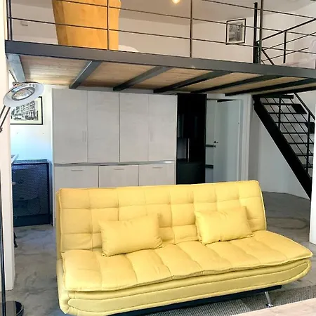 Elegant In 60 M² With Balcony And View