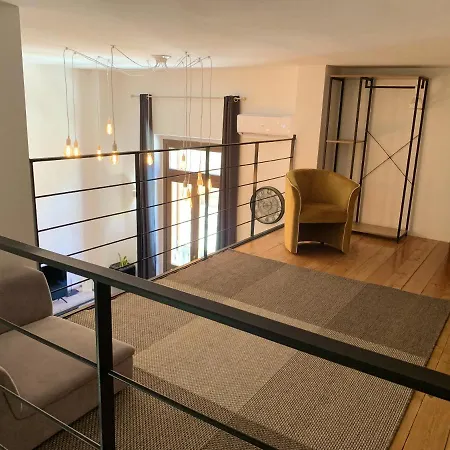 Elegant In 60 M² With Balcony And View